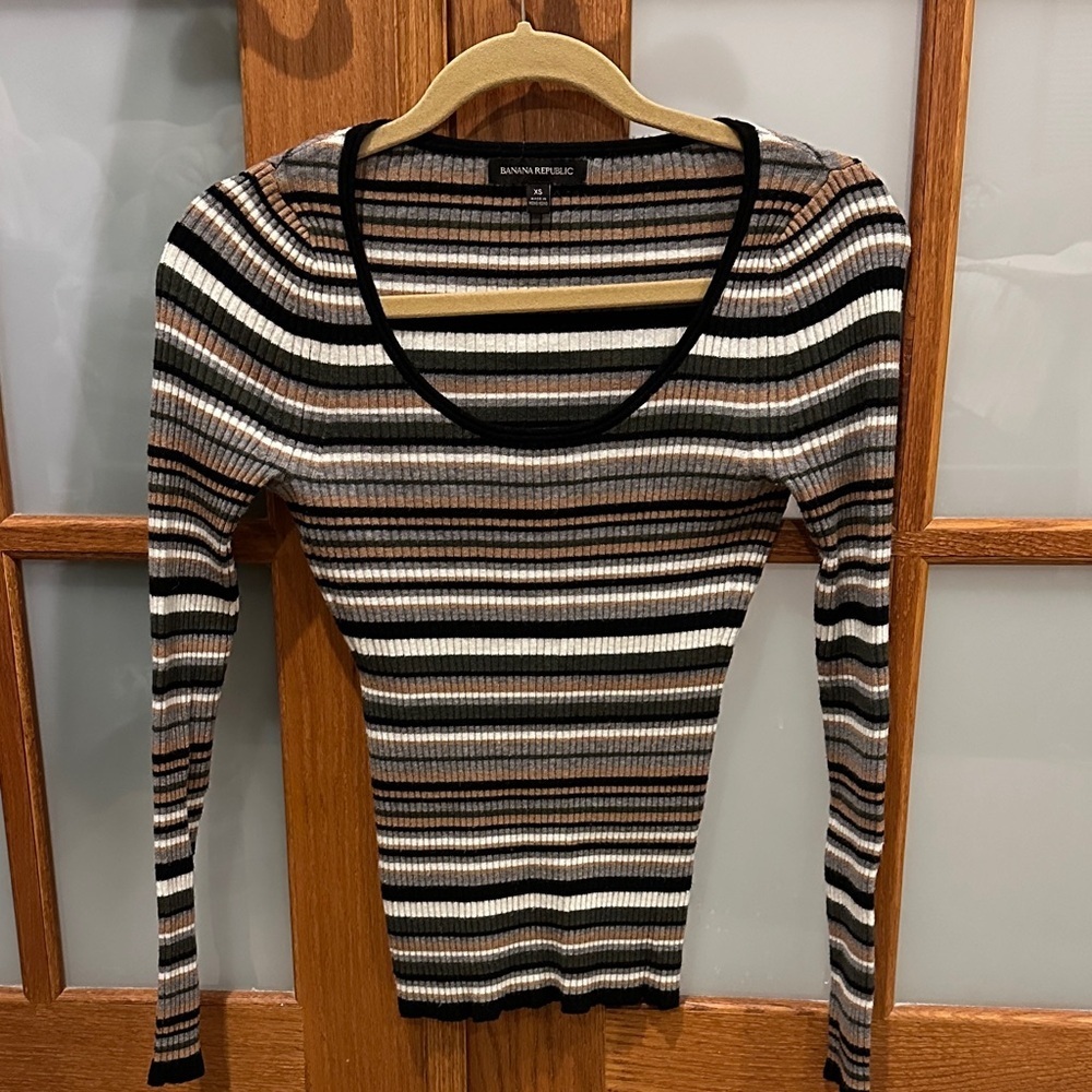 Banana Republic Women's Striped Scoop Neck Sweater​​